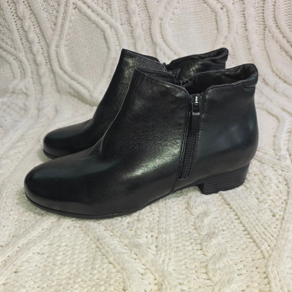 Trotters Major Ankle Boot Black Supple Leather Dual Zipper Womens 8.5 Wide NEW